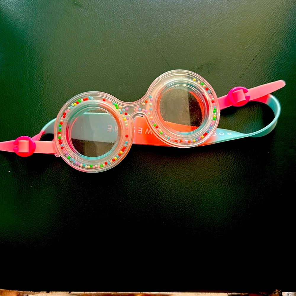 Rockets of awesome children’s swim goggles